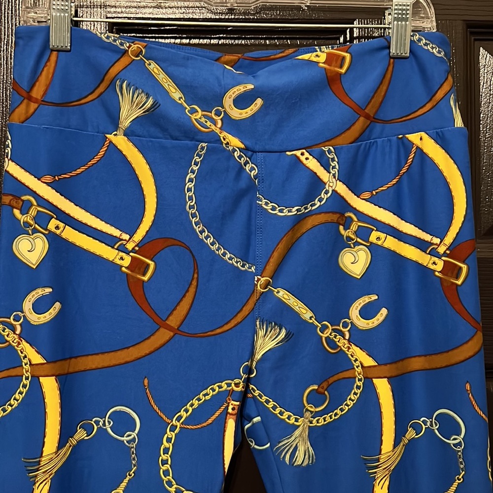 LuLaRoe TC Leggings - Picture 2 of 9